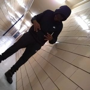 Meet your Posher, Edouard